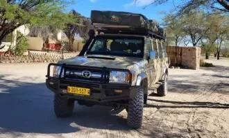 تویوتا لندکروزر شش نفره