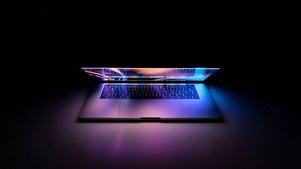 مکبوک M6 با نمایشگر OLED