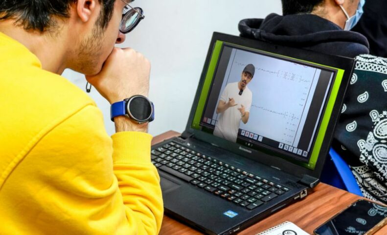 آموزش هیبریدی و مزایای آن؛ رویکردی نوین در مدرسه شهریار ایران