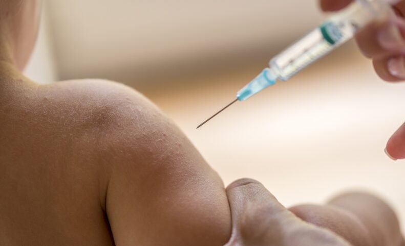 ابتکار محقق ایرانی در آمریکا: ساخت واکسن HIV برای نوزادان که ایمنی چندساله ایجاد می‌کند