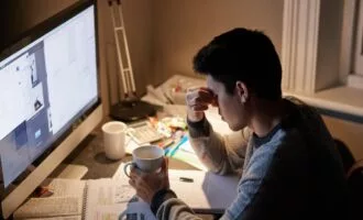 آموزش مجازی در شرایط قطعی برق و اینترنت