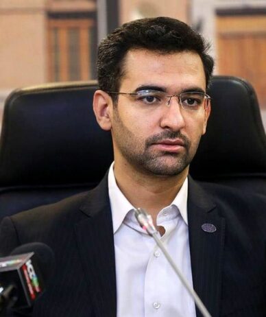 آذری‌جهرمی: اختلال GPS تأثیری در مقابله با پهپادهای نظامی ندارد