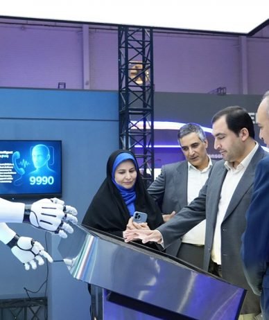 معرفی «چت‌بات» و «IVA» همراه اول در الکامپ ۱۴۰۴