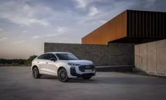 آئودی Q3 اسپرت‌بک