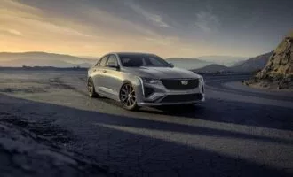 کادیلاک CT4-V