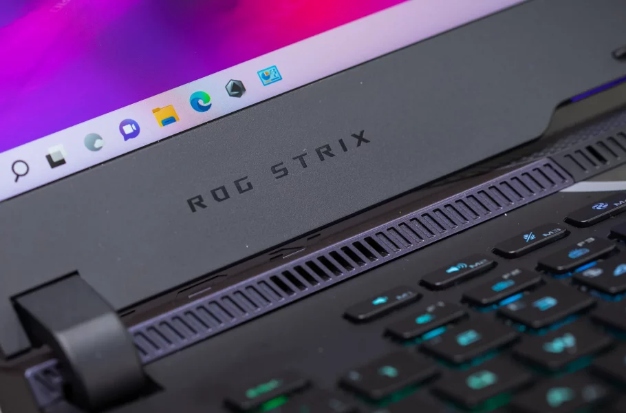 ROG Strix Scar 15