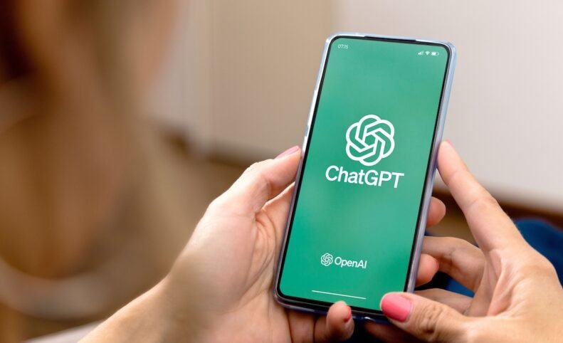ChatGPT برای نوجوانان امن‌تر می‌شود؛ ممنوعیت گفتگو درباره خودکشی