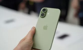 آیفون 17 سبز