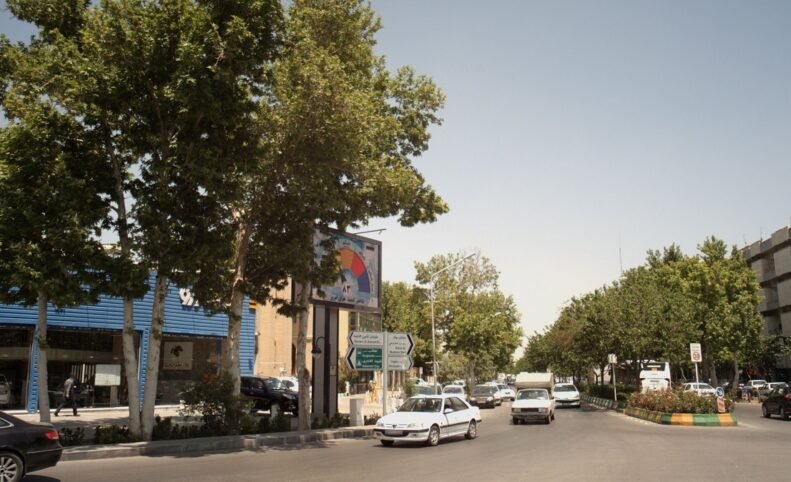 ایران‌خودرو همچنان دست بالاتر را در بازار خودروهای سواری ایران در اختیار دارد