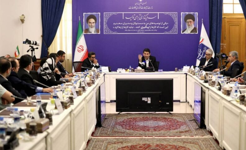 برگزاری جلسه هم‌اندیشی با کسب‌وکارهای دیجیتال؛ تامین اجتماعی: رانندگان تاکسی‌های اینترنتی باید بیمه شوند