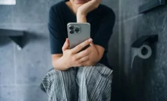 رابطه موبایل و بواسیر