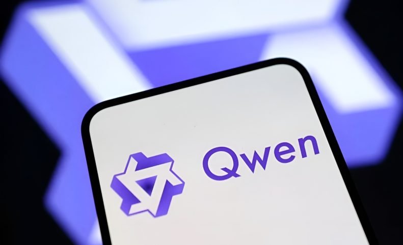 هوش مصنوعی Qwen علیبابا حالا میتواند وبسایت و پادکست بسازد