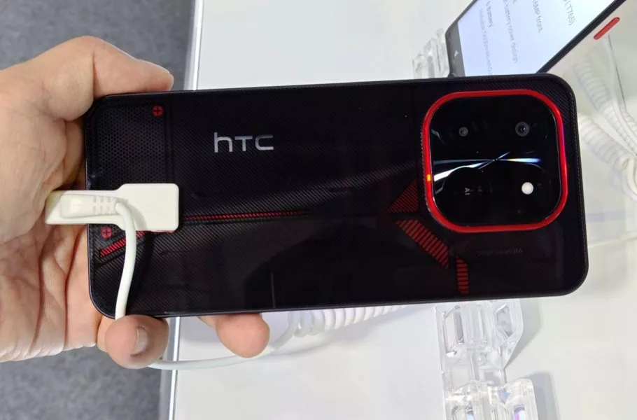 رونمایی سری جدید HTC Wildfire و گوشی گیمینگ در GITEX 2025