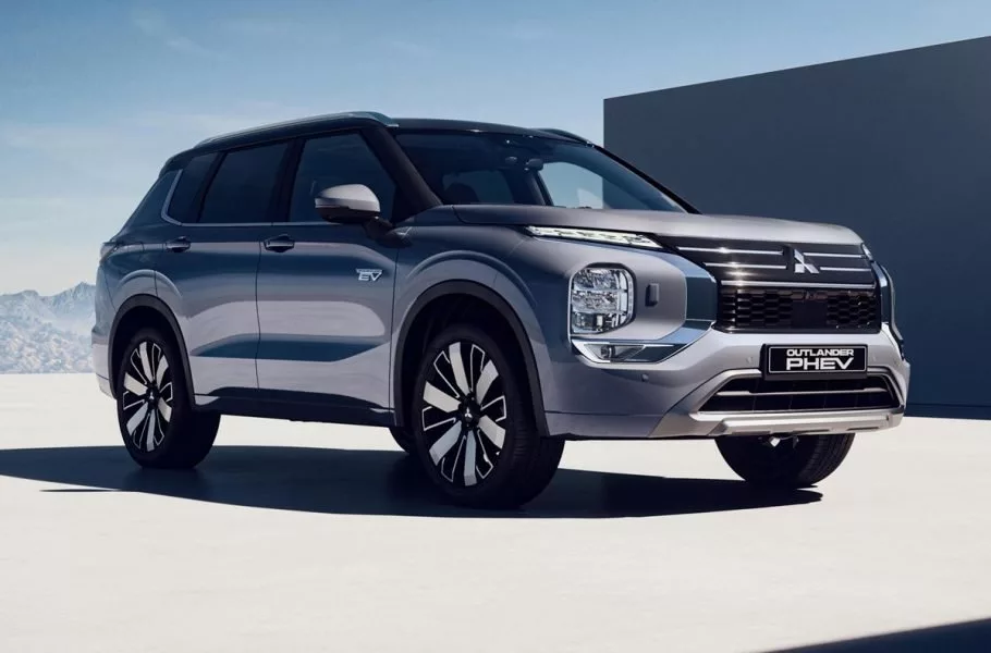 میتسوبیشی اوتلندر پلاگین هیبریدی با باتری بزرگتر اوایل سال ۲۰۲۶ عرضه می‌شود