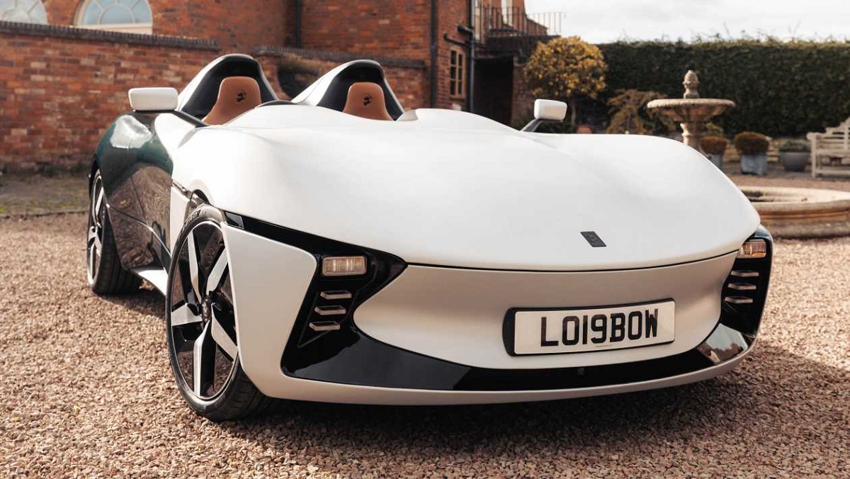 لانگ‌بو اسپیدستر به عنوان جانشین معنوی جگوار E-Type برقی معرفی شد