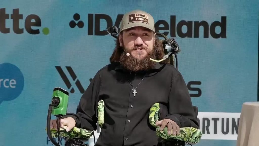 دریافت کننده ایمپلنت نورالینک