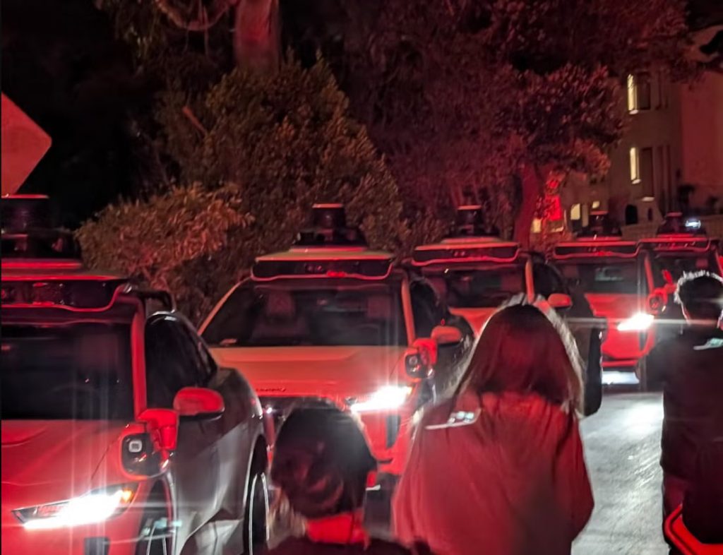 تاکسی اینترنتی خودران Waymo