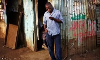 تأثیر هوش مصنوعی بر فقر