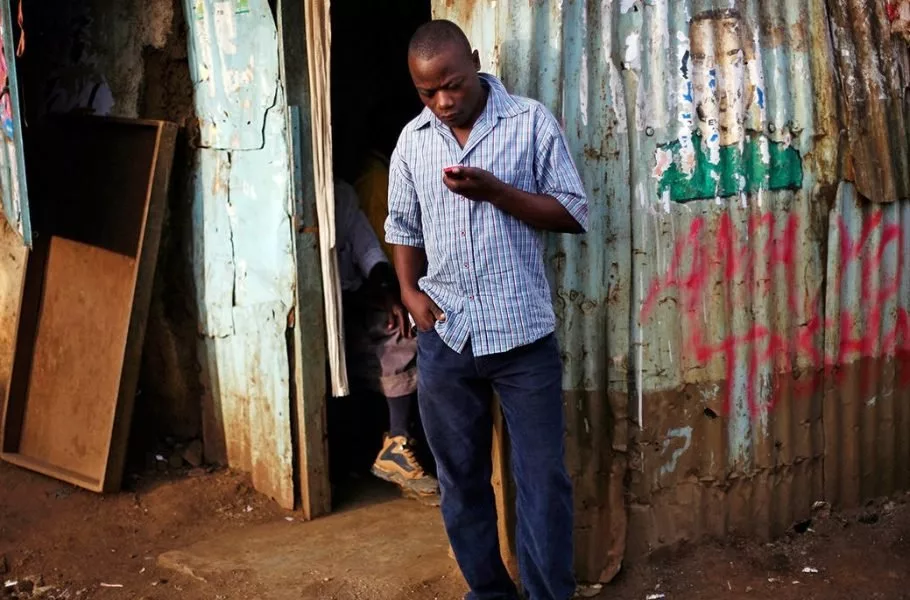 تأثیر هوش مصنوعی بر فقر