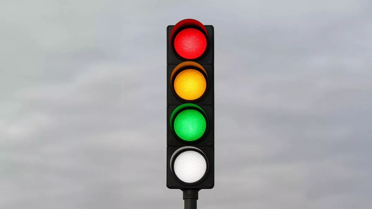 چراغ سفید می‌تواند ما را از شر چراغ‌های قرمز بی‌پایان خلاص کند [تماشا کنید]