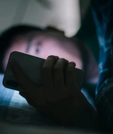 تأثیر موبایل بر خواب