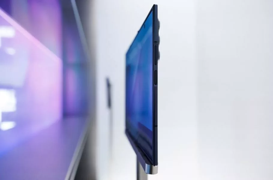 گلکسی زد TriFold