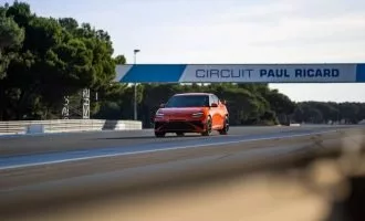 جنسیس GV60 ماگما