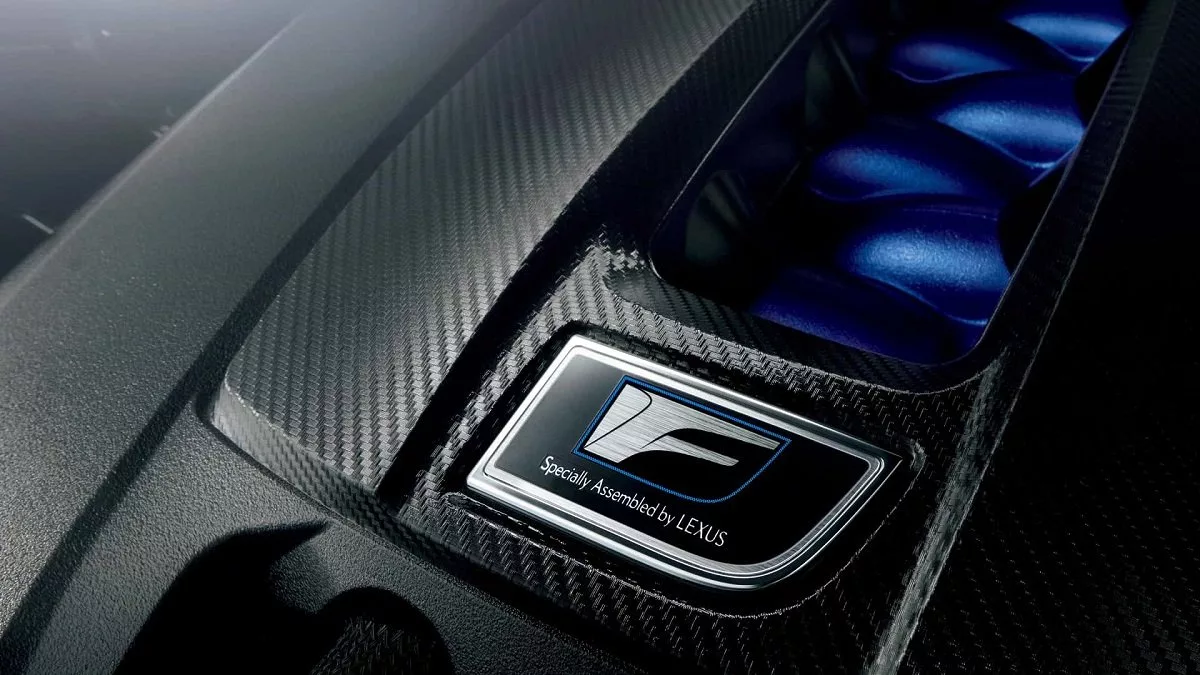 لکسوس احتمالاً مدل‌های F  را از رده خارج کند