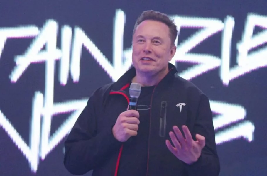 نظرات ایلان ماسک درباره اپتیموس و فقر