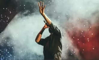 خواننده مشهور