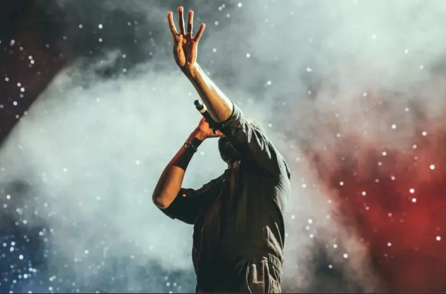 خواننده مشهور