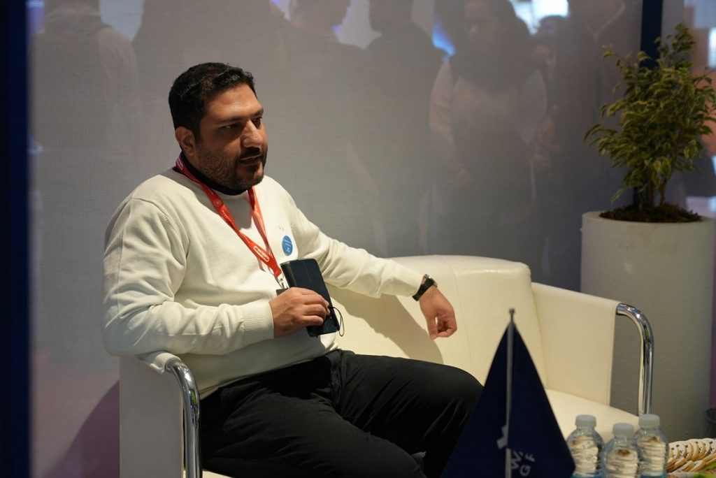 حنیف سالمکار، معاون منابع انسانی گروه والکس