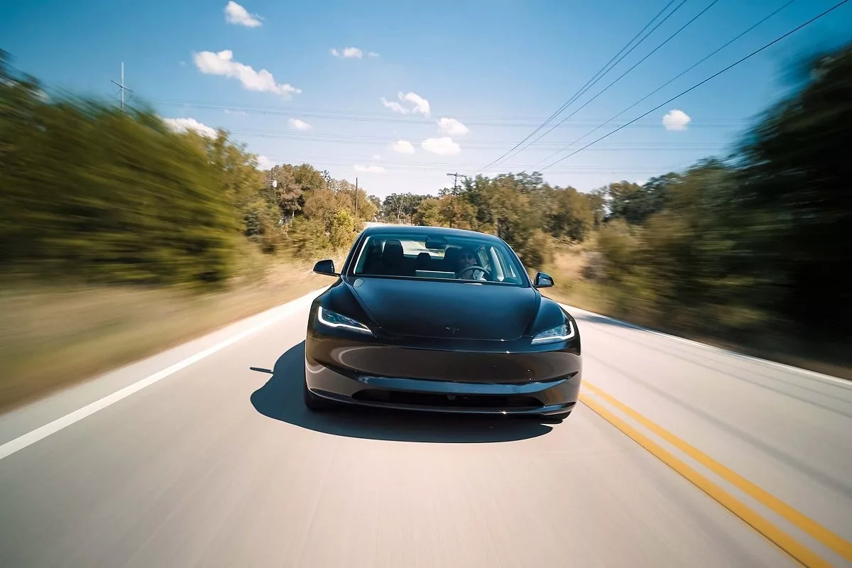 تیپ جدید تسلا مدل ۳ استاندارد معرفی شد؛ ارزان‌تر اما با آپشن‌های کمتر