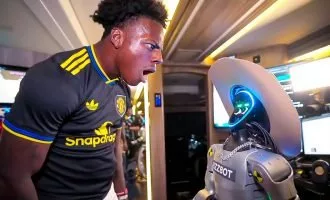 IShowSpeed در برابر ربات