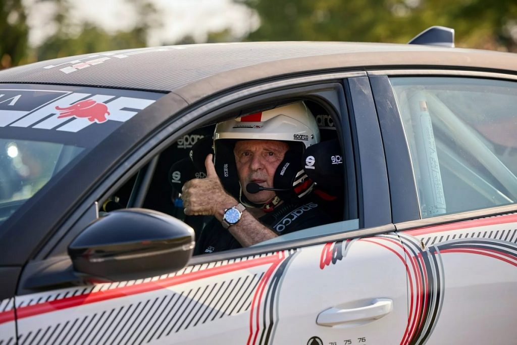 خودرو مسابقه ای