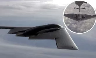 بمب افکن B-2 آمریکا