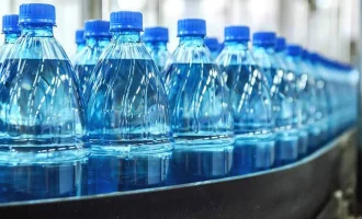 آب بطری‌های پلاستیکی