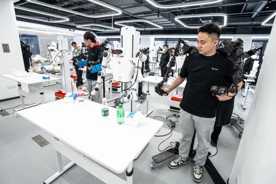 مدرسه ربات‌های انسان‌نما در چین