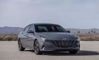 عرضه خودروهای وارداتی