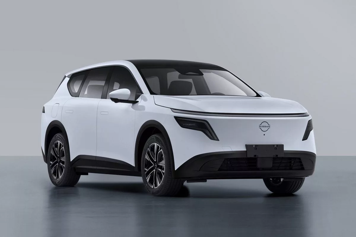 نیسان NX8