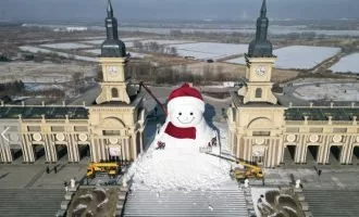 بزرگ‌ترین آدم برفی 2025