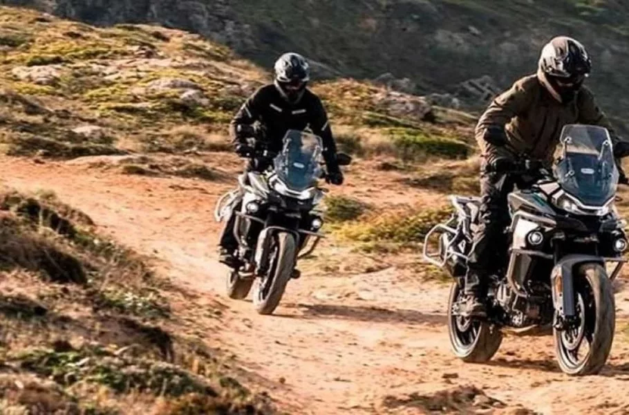 سی اف موتو 800MT ES