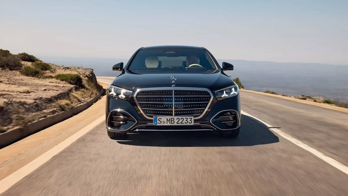 نسل جدید مرسدس ‌بنز کلاس S‌ معرفی شد؛ موتور V8 با شتاب زیر ۴ ثانیه [تماشا کنید]