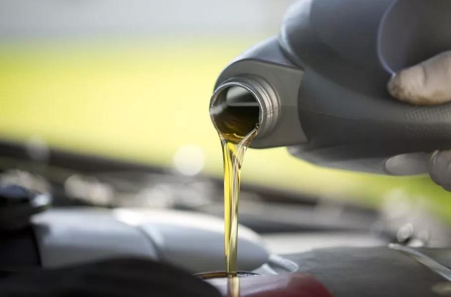 Engine oil price