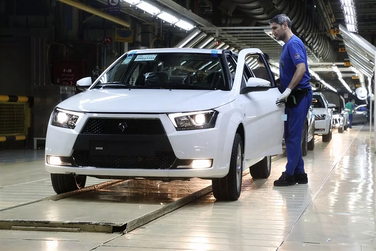 افزایش قیمت ایران خودرو با مخالفت وزارت صمت و دیوان عدالت اداری مواجه شد