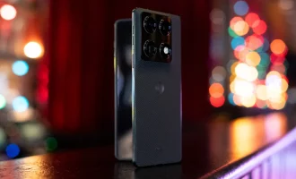 رونمایی از گوشی تاشو کتابی Razr Fold موتورولا