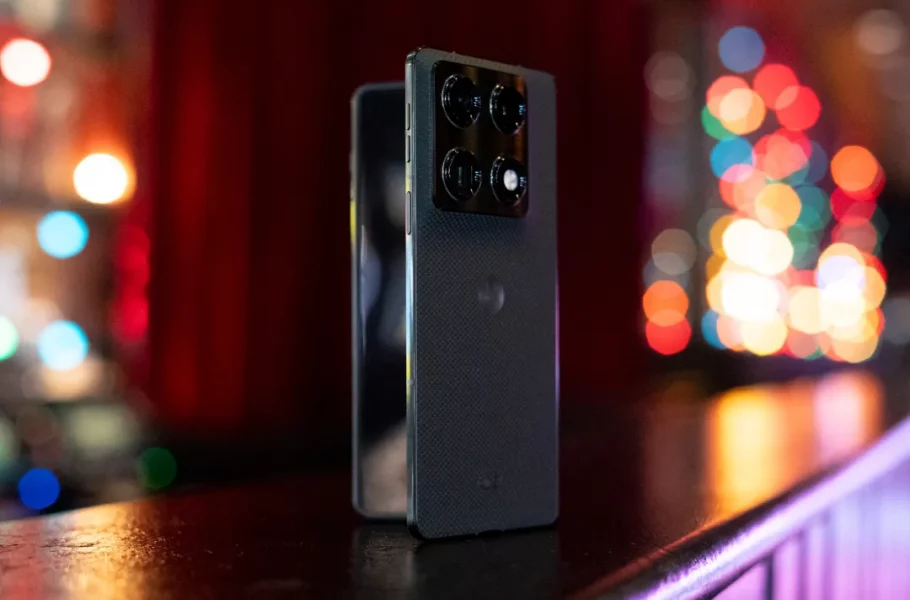 رونمایی از گوشی تاشو کتابی Razr Fold موتورولا