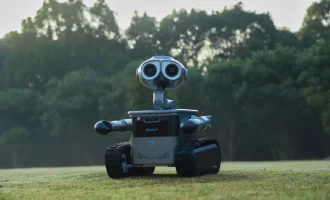 رونمایی از Zeroth W1 با طراحی الهام‌گرفته از WALL‑E