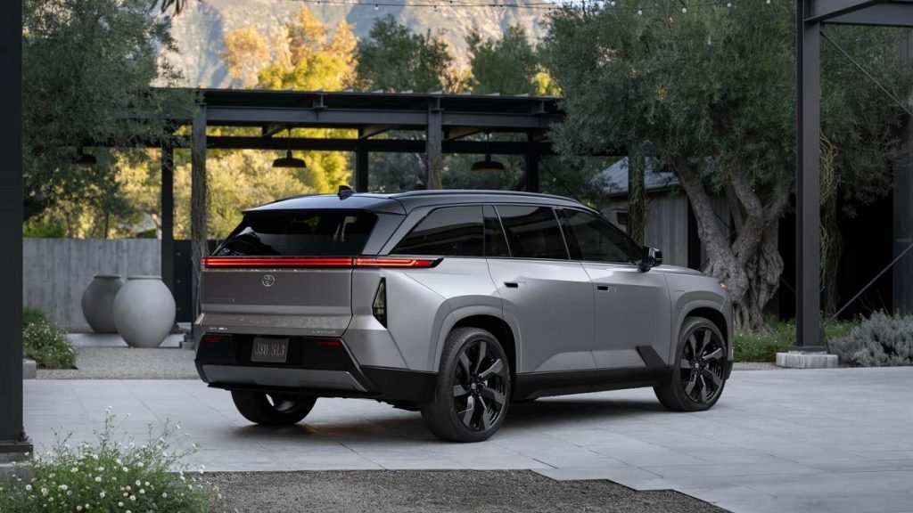 تویوتا هایلندر ۲۰۲۷