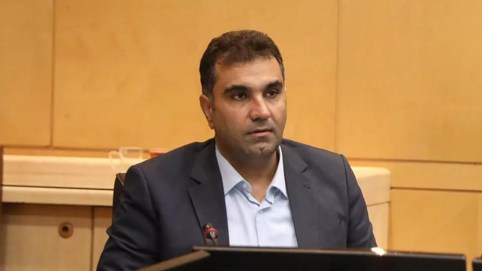 عضو کمیسیون صنایع مجلس: دستمزد کارگران باید بر اساس هزینه‌های دلاری افزایش پیدا کند